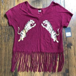 Two facing Tigers maroon SS Top with bottom fringe
